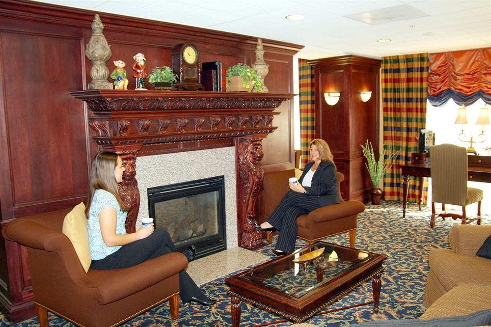 Hampton Inn & Suites Cleveland-Бичвуд Номер фото