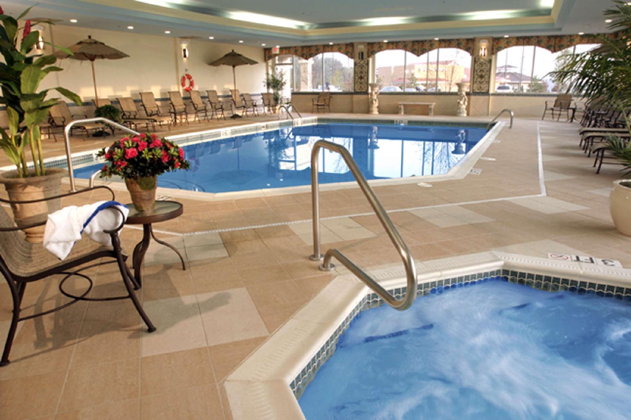 Hampton Inn & Suites Cleveland-Бичвуд Экстерьер фото
