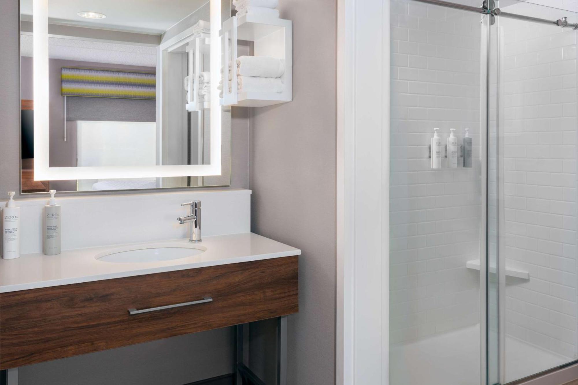 Hampton Inn & Suites Cleveland-Бичвуд Экстерьер фото