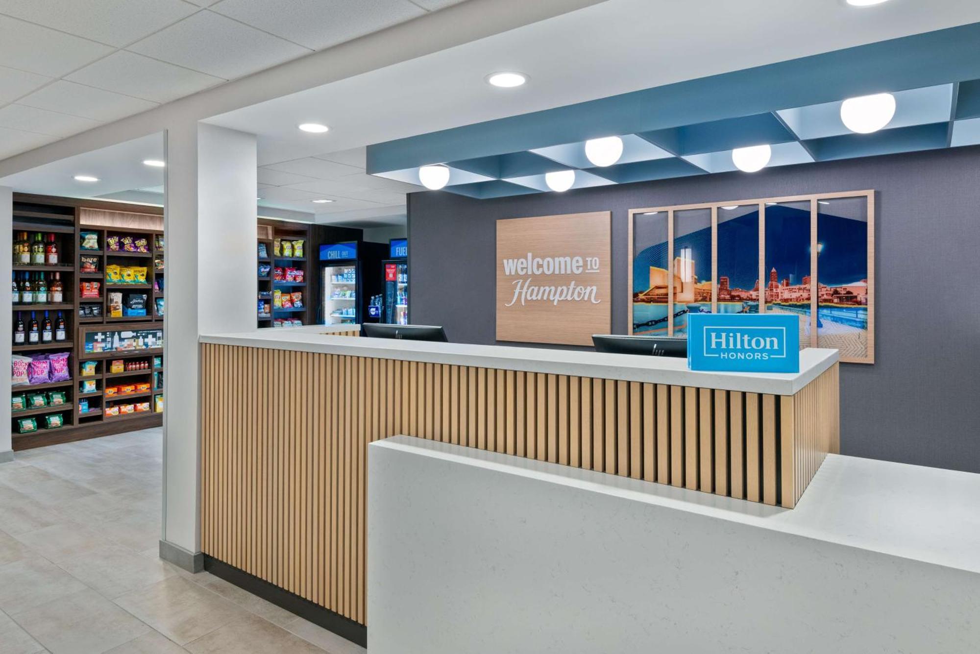 Hampton Inn & Suites Cleveland-Бичвуд Экстерьер фото