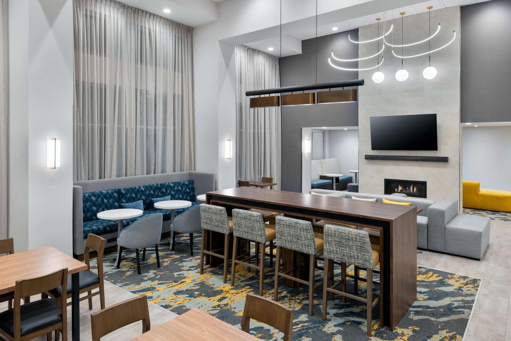 Hampton Inn & Suites Cleveland-Бичвуд Экстерьер фото