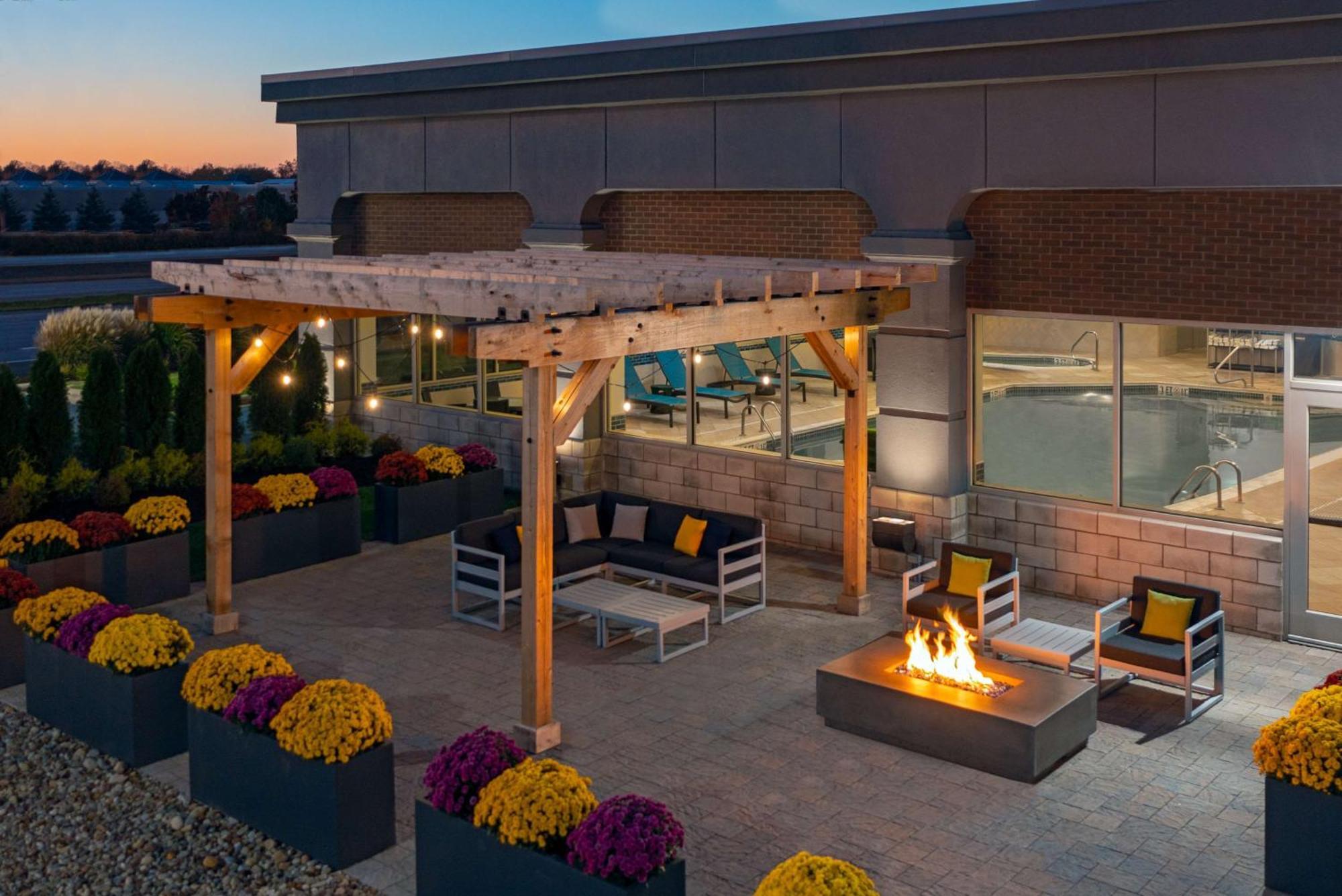 Hampton Inn & Suites Cleveland-Бичвуд Экстерьер фото