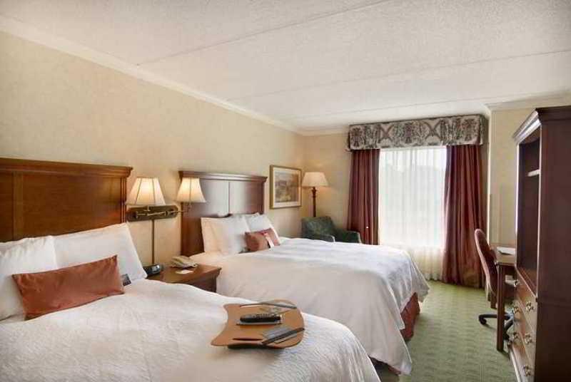 Hampton Inn & Suites Cleveland-Бичвуд Номер фото